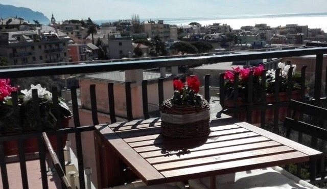 Apartment 3rd floor sea view, parking in Genova