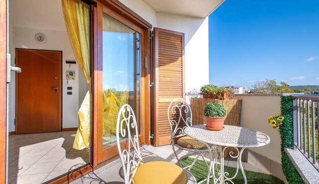 Apartment 'Casa Vacanze Emma' with Mountain View, Wi-Fi and Air Conditioning in Alghero