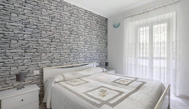 Apartment 'Da Ercolino' with Sea View, Balcony and Wi-Fi in Pitelli