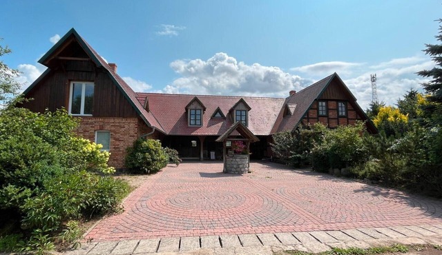 Apartment 'Hof Verchen Nahe Kummerower See' with Private Terrace, Private Garden and Wi-Fi