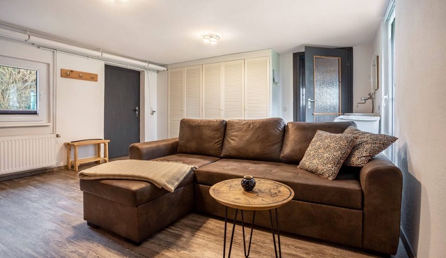 Apartment 'Kropp' with Private Terrace, Private Garden and Wi-Fi in Knorrendorf