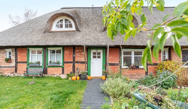 Apartment 'Peace and Nature' with Private Garden and Wi-Fi