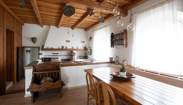Apartment "Pinot Grigio" with Romantic Veranda Patio and Garden