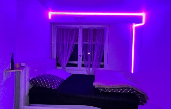 Apparemment Proche de Paris