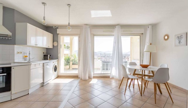 Appartement Standig 2 Chambres 4 Personnes Clim Garage in Marseille