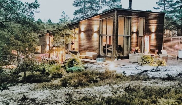 Architect-designed Modernist villa near sea and nature – Stockholm/Värmdö in Värmdö