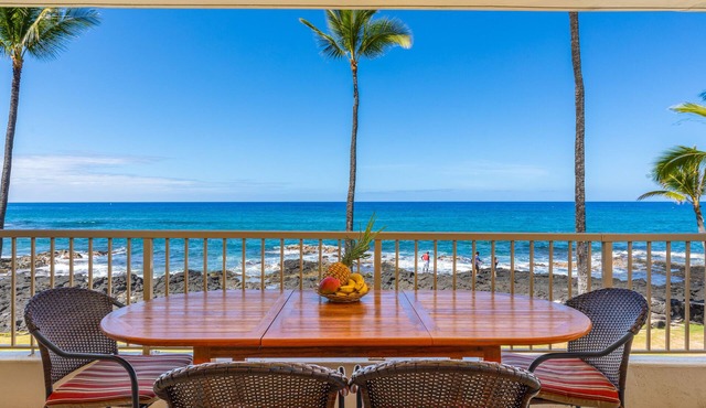 Available for IRONMAN! Oceanfront! 2nd Largest 2 bedroom! Sleeps 5 in beds! D18