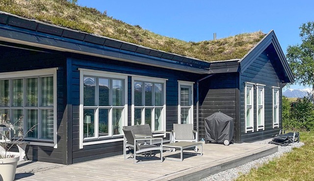 Awesome home in Stranda with WiFi
