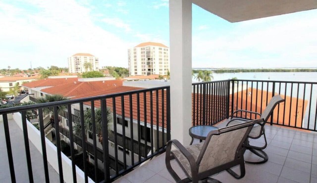 Bay Front Serenity: 4th Floor 2BD/2BA at Isla Del in Isla Del Sol