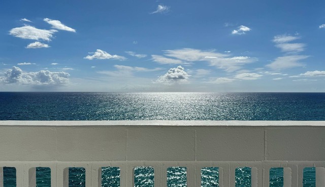 Beachfront condo in Waianae, breathtaking view, newly renovated, Mākaha Shore