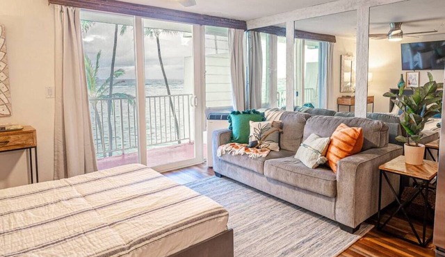 Beachfront Condo with Amazing View