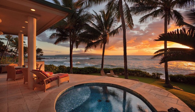 Beachfront/Oceanfront Private Home Sleeps 8
