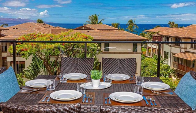 Beachfront Wailea penthouse w/ocean views and pool access