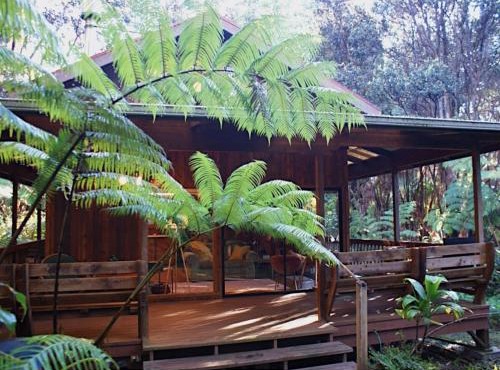 Beautiful Cedar Cottage in Volcano