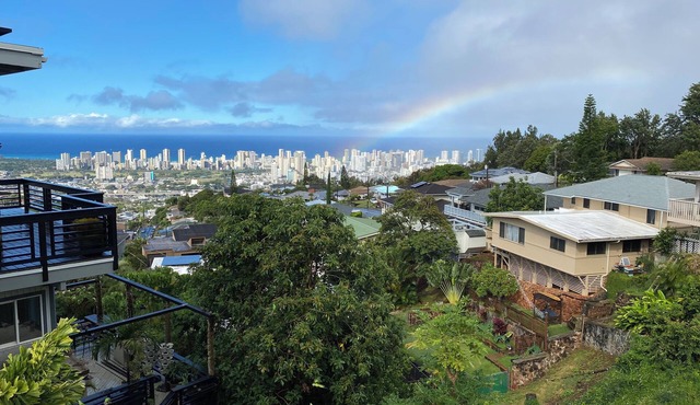 Beautiful full Ocean and City view 3-bedroom house in a quite area MIN 30 days.