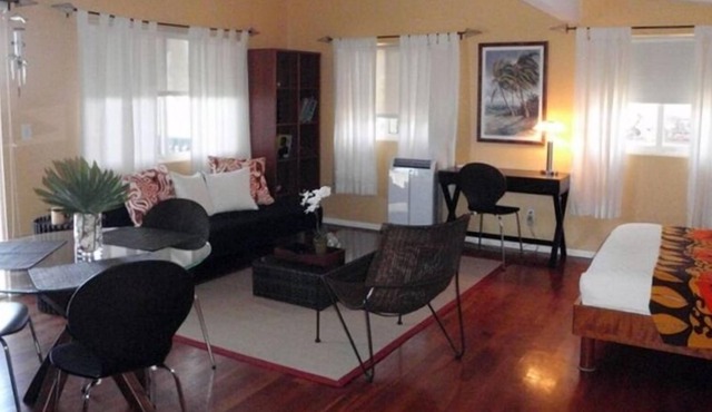 Beautiful Large Studio Ocean View close to the beach