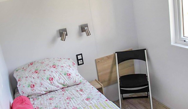 Beautiful private villa for 6 guests with WIFI, TV and terrace in Drachten