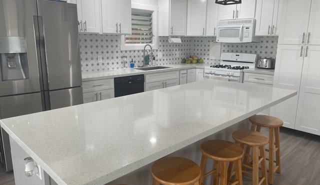 Beautiful, renovated Home. Discover the North Shore of Oahu. Great location.