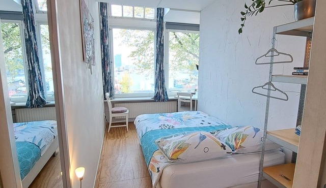 Bed'njoy clean cozy and central with astonishing view in Amsterdam-Centrum