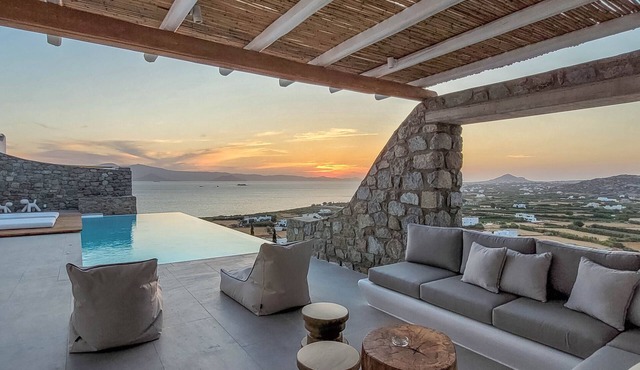 Bellevue Villa Three – 130sqm villa, infinity sea-view pool – heated on request