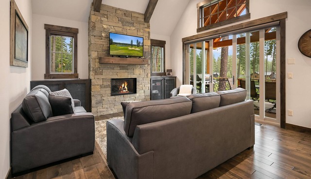 Big Home with LOW RATES! In the Heart of Suncadia Resort | Hot Tub | WiFi in Cle Elum