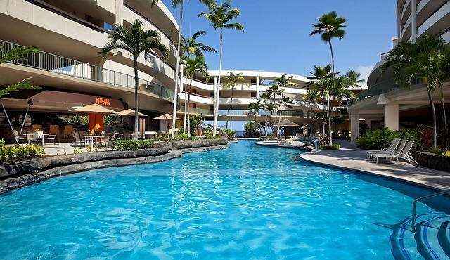Big Island Dream! 2 Modish Units, 2 Pools, Ocean View, Game Room, Restaurant!