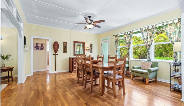 Boutique aloha charm plantation home on Maui's North Shore by Mama's Restaurant