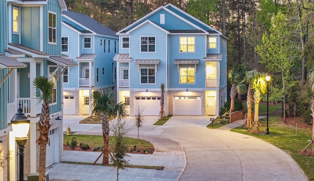 Brand New LUX Townhome-Mins to Beaches, private pool, Game Room! in Hilton Head
