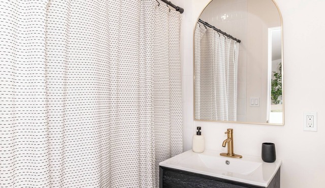 Brand New Rocky Point Beach Cottage