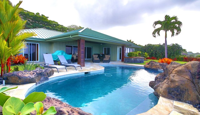 Breathtaking Kona Home - Heated Pool/Air conditioning and Beautiful Sunsets