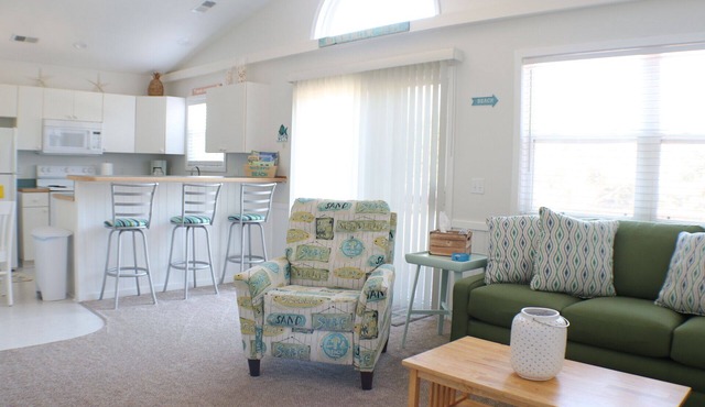 Bright & Beachy 3 bed/2 bath Soundside MP6 in Kill Devil Hills