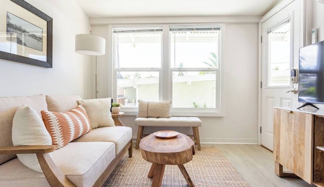 Bungalow A Cozy 1‑Bed Cold A/C Across Beach