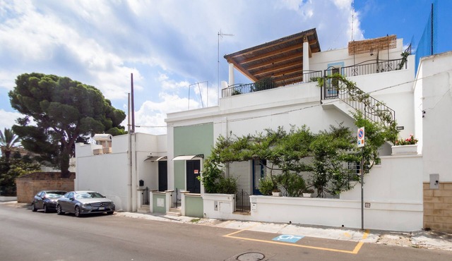 Casa Fiammetta Apartment with Sea View, Private Terrace, and Air Conditioning in Santa Maria di Leuca