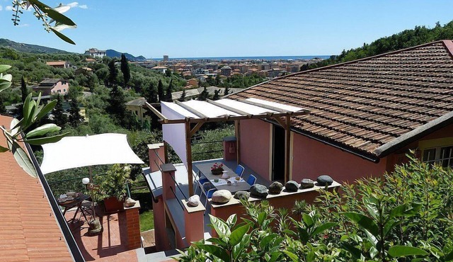 Casa Oleandro B: An elegant and welcoming apartment, with Free WI-FI. in Chiavari