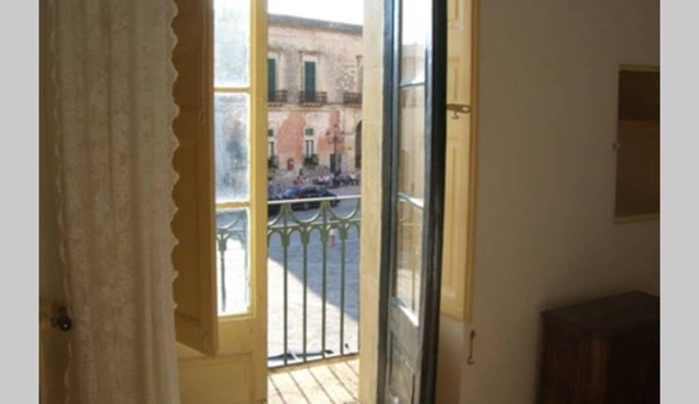 casa piazza del popolo in Specchia
