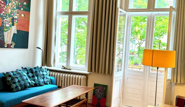 Central, quiet, bright and cozy, in 10 minutes by car to the hotspots in Berlin