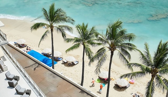 Central To Everything in Waikiki! 2 Serene Units, Restaurant, Pool, Ocean Front!