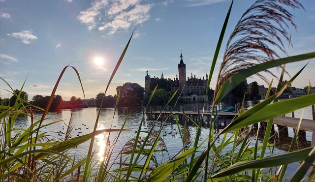 Central vacation apartment on the lake and near the castle in Schwerin