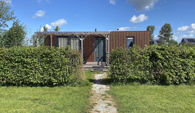 Chalet in Friesland near Alde Feanen Park in De Veenhoop