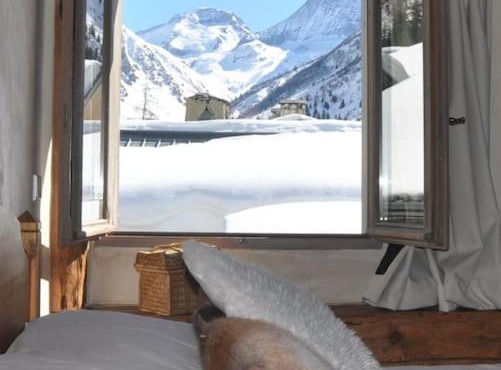 Chalet typique accueillant jusqu'à 9 personnes in Champagny-en-Vanoise