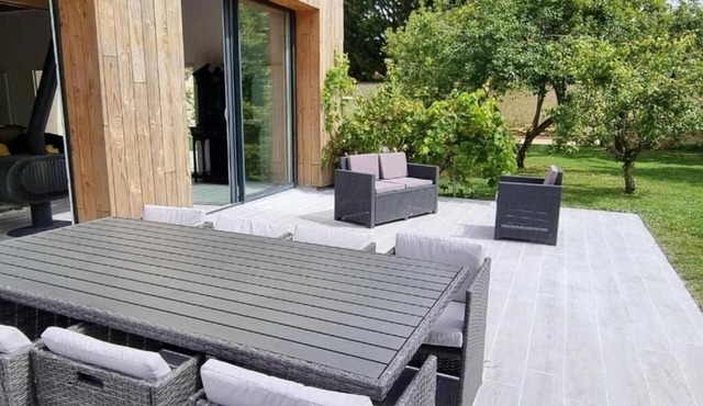 Charming gîte with swimming pool for a friendly, relaxing stay! in Paray-Douaville
