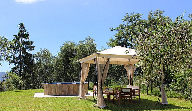 Charming House between Olive trees, big garden with amazing sea view in La Spezia