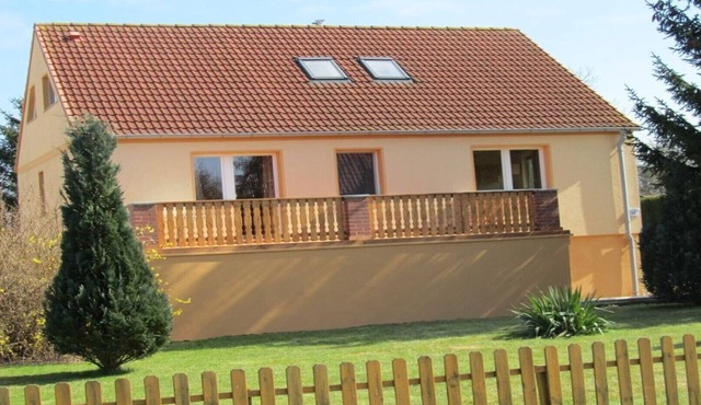 Child-friendly apartment with terrace, 800m to the beach in Groß Schwansee