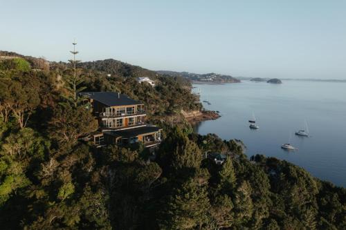Cliff Edge by the Sea in Paihia