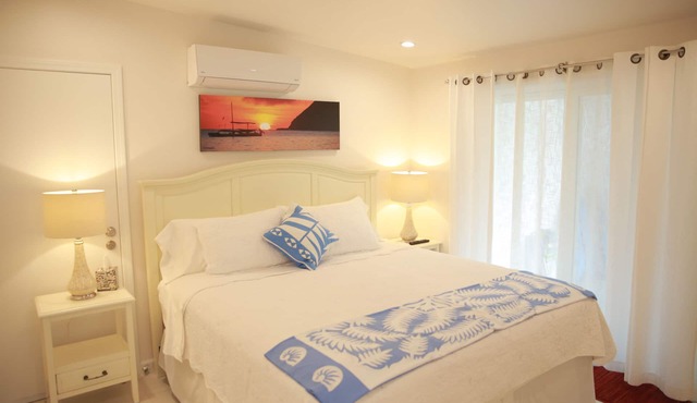 Close to beach, sleeps 2, AC, quiet, private