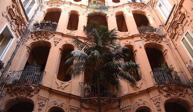 Costigliola Baroque Palace APT next MANN in Napoli