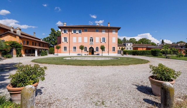 Cosy apartment for 5 people with WIFI, A/C, TV, terrace and pets allowed in Cervignano Del Friuli