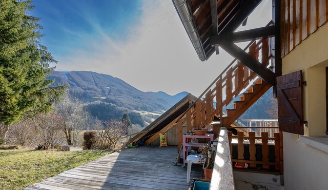 Cottage "Gite 4 Personnes" with Mountain View & Shared Terrace in Aillon-le-Jeune
