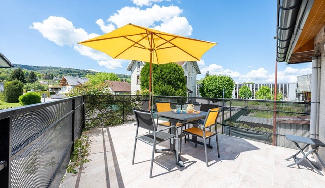 Cottage 'Marie Andre' with Private Terrace and Wi-Fi in Entrelacs