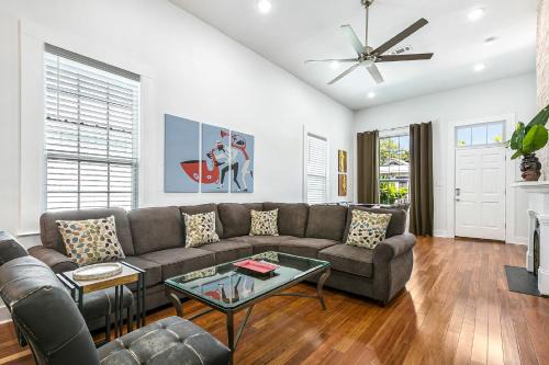 Cozy and Charming House with Luxury Amenities in New Orleans